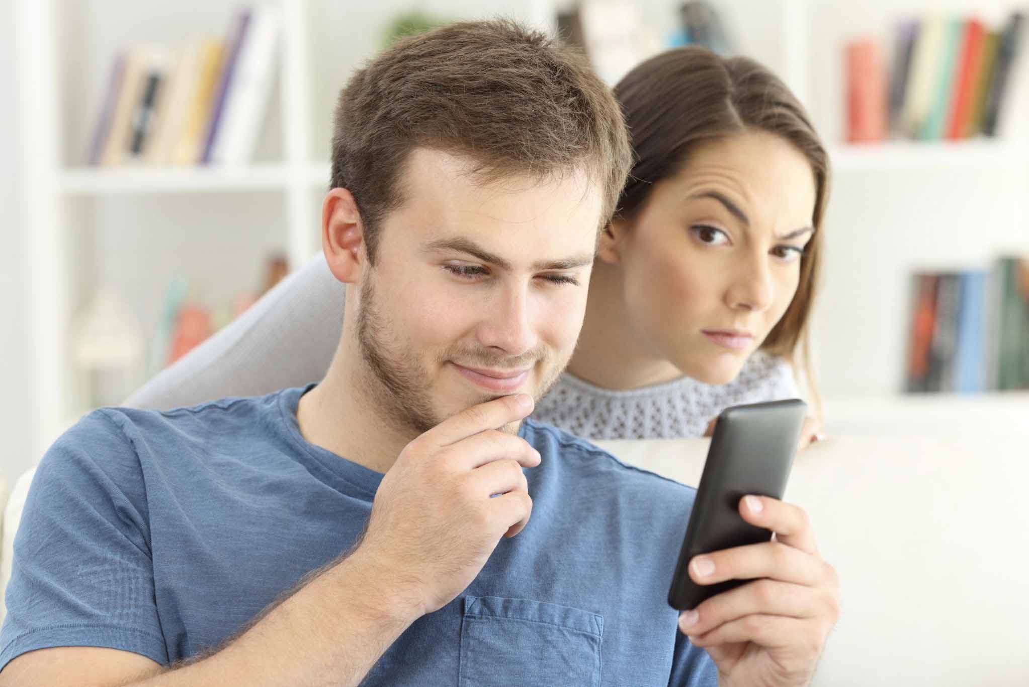 Как следить за супругом или супругой через WeChat 